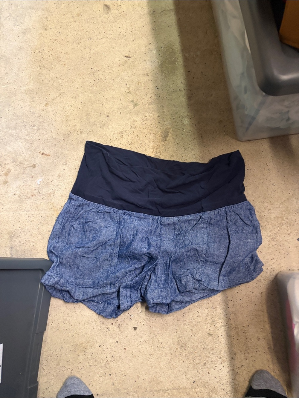 Old Navy Navy Fold-Over Waist Chambray-Look Women’s Shorts